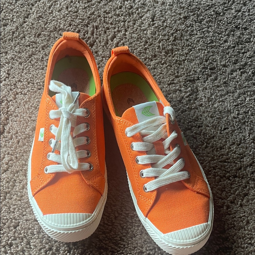 Cariuma  Sneakers - Picture 4 of 10